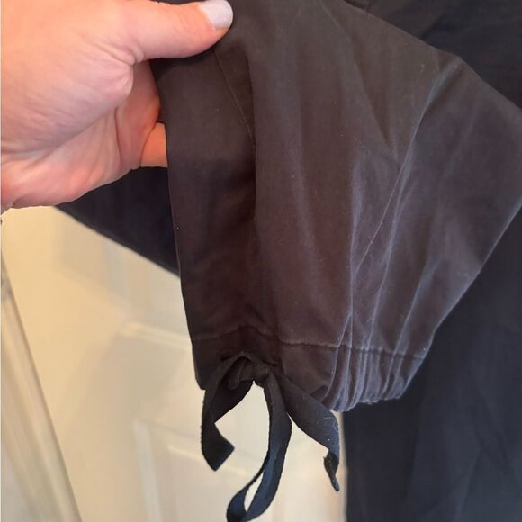 Talbots Navy Cropped Ankle Pants with Sleek Design and Tie Hem - Picture 3 of 8